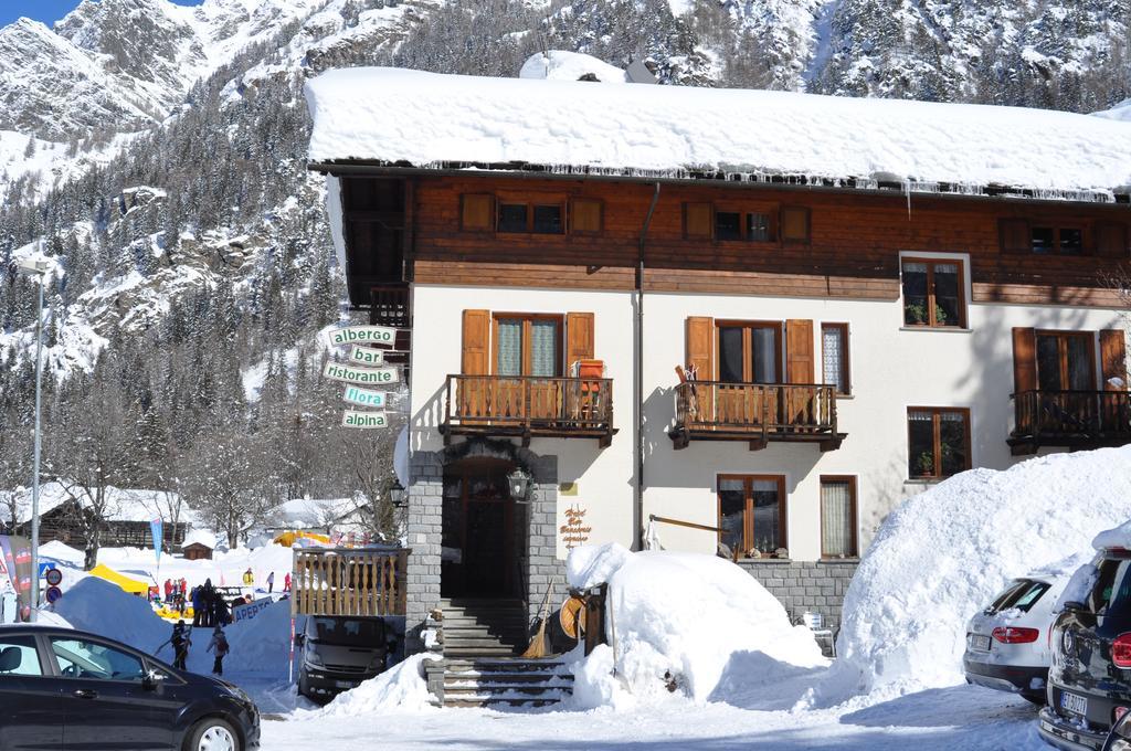 Hotel Flora Alpina Gressoney-Saint-Jean Exterior photo