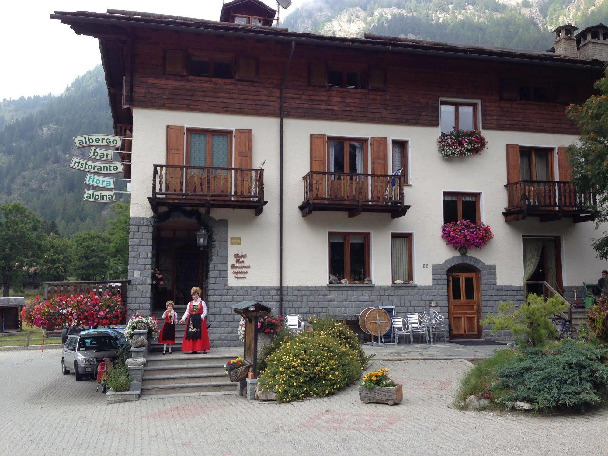 Hotel Flora Alpina Gressoney-Saint-Jean Exterior photo